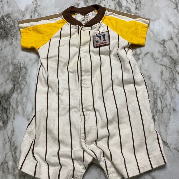 🥰Bundle 0-3M and 3-6M Boy Onesies🥰 - Picture 7 of 14